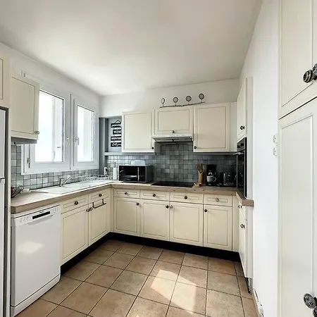 Bord De Vue Panoramique Avec Parking Prive * 圣让-德蒙