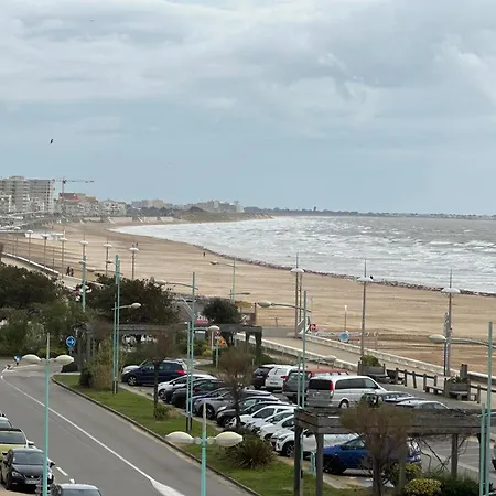 Bord De Vue Panoramique Avec Parking Prive * 圣让-德蒙