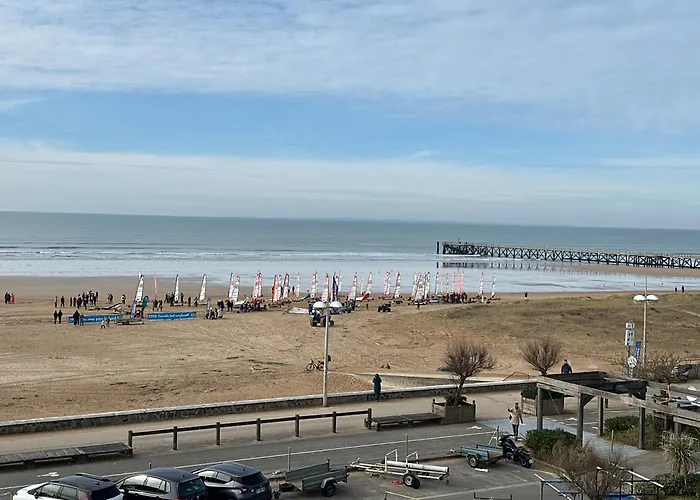 Bord De Vue Panoramique Avec Parking Prive 생장드몽